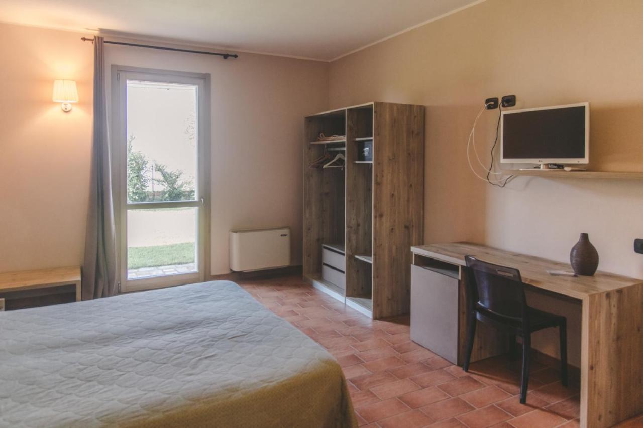 Agriturismo Bassanine Monticelli dʼOngina Exteriör bild
