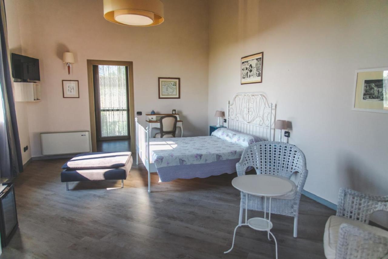 Agriturismo Bassanine Monticelli dʼOngina Exteriör bild