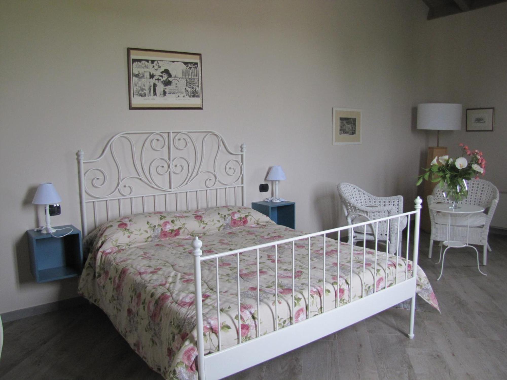 Agriturismo Bassanine Monticelli dʼOngina Rum bild