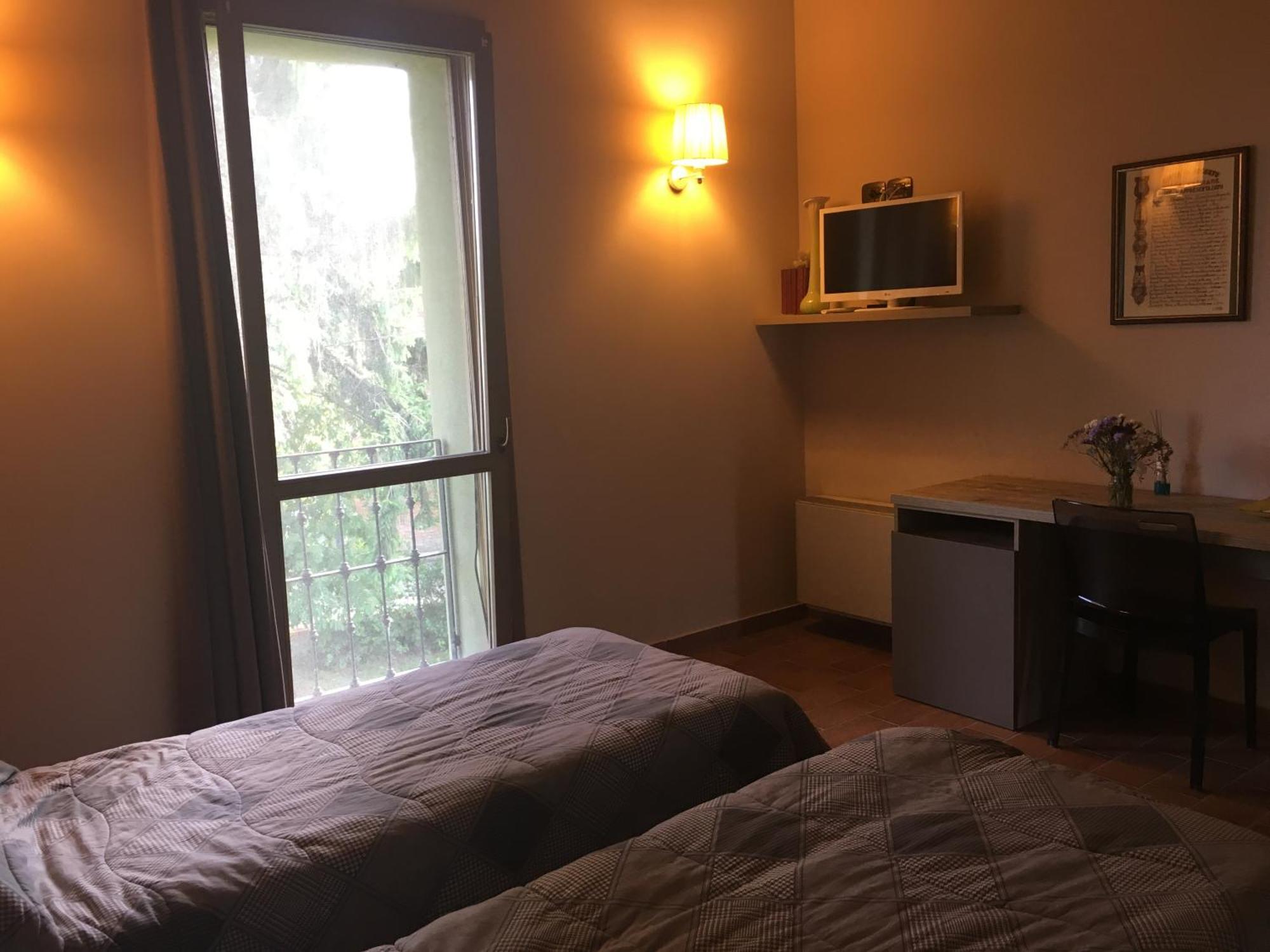 Agriturismo Bassanine Monticelli dʼOngina Rum bild