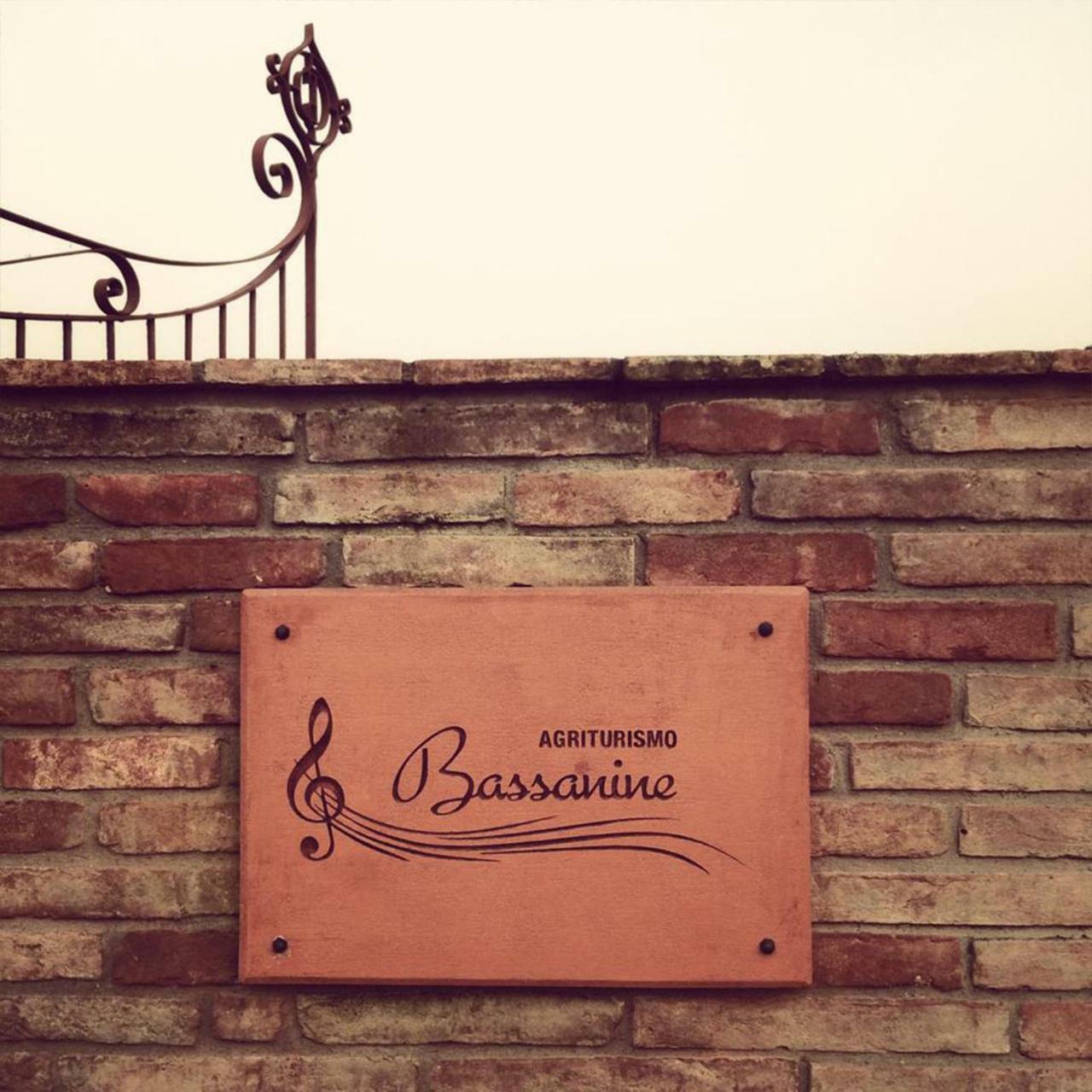 Agriturismo Bassanine Monticelli dʼOngina Exteriör bild